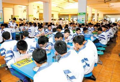 佛山里水食堂承包與工廠送餐服務(wù) 專業(yè)餐飲解決方案助力企業(yè)發(fā)展